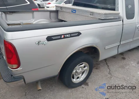 1998 Ford F-150 Lariat/Standard/Xl/Xlt from USA, damaged, VIN 1FTZX1762WKA77677